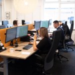 Gelijke arbeidsvoorwaarden voor uitzendkrachten vanaf 2026 – Wat betekent dit voor jou?